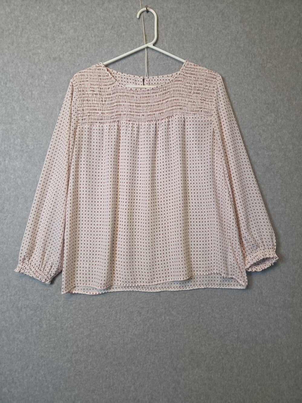 LOFT Pink Floral LS Romantic Smocked Yoke Blouse Women's Size Medium Stretch